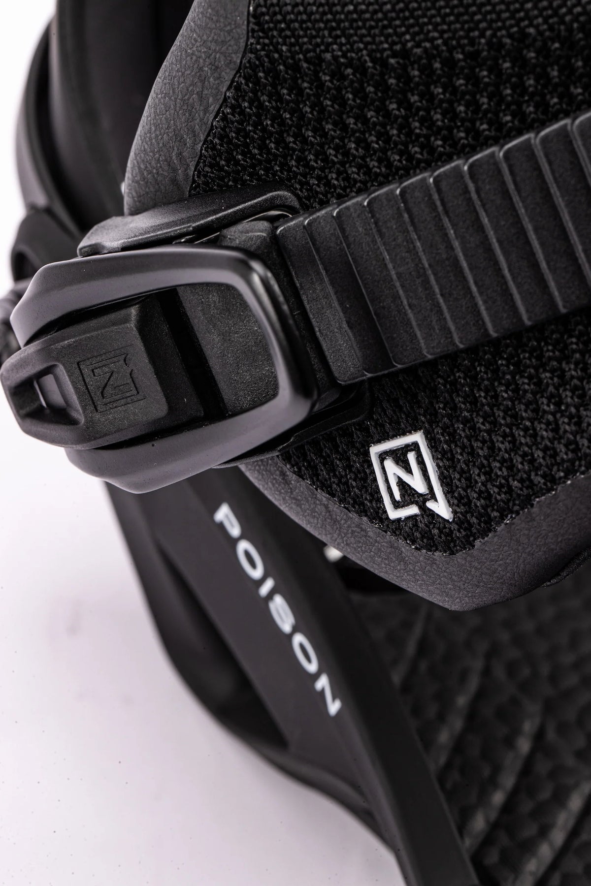 NITRO bindings W Poison ultra black