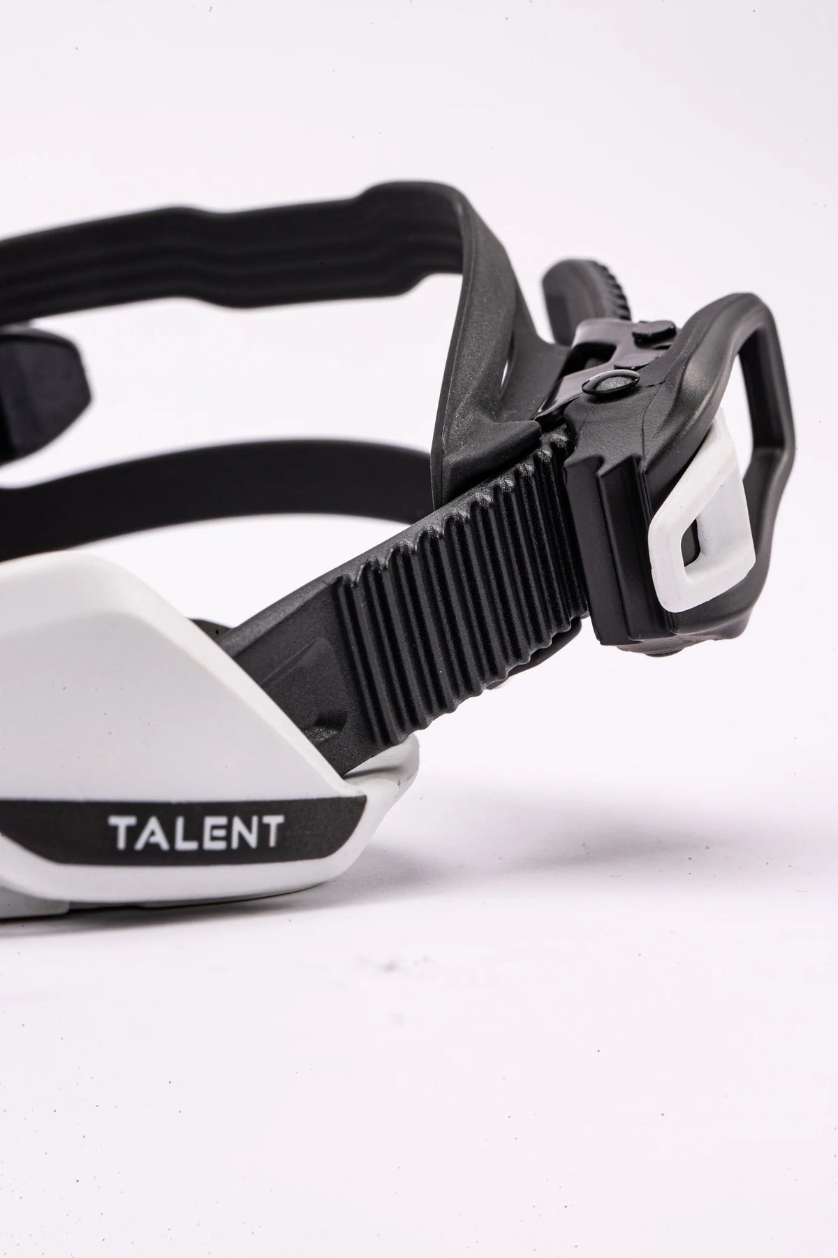 NITRO Talent binding white