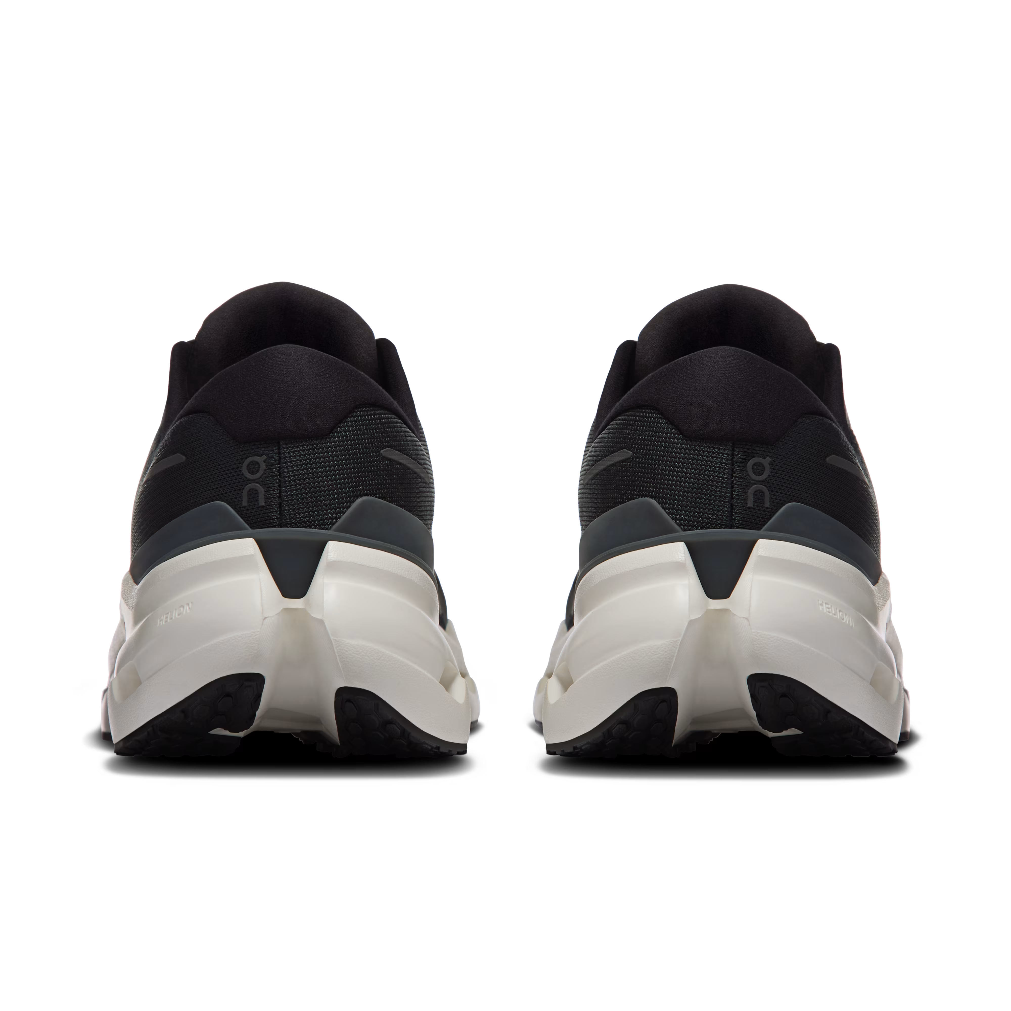 ON-skor Cloudrunner 3 svart/elfenben