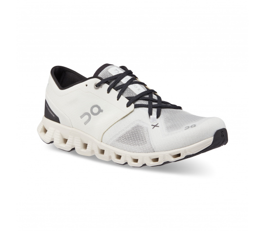 on-apavi-cloud-x3-white-black