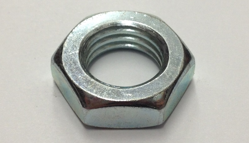 husqvarna-uzgrieznis-m18x1-5-right-din0936