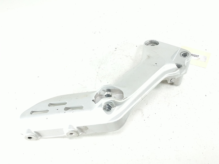 HUSQVARNA fotpinnsfäste höger RH 113027 silver matt SVR 125/401 '20-'23