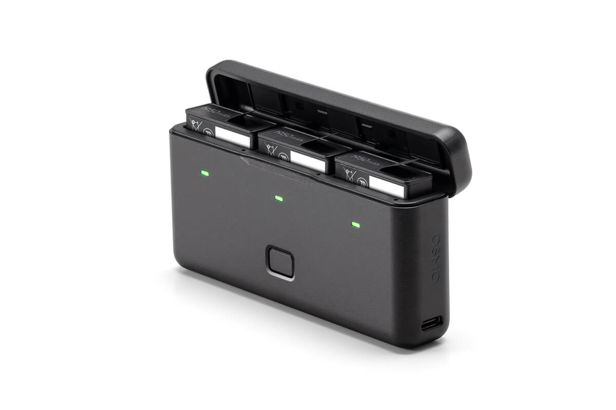 dji-ladetajs-akumulatoram-osmo-action-multifunctional-battery-case-2
