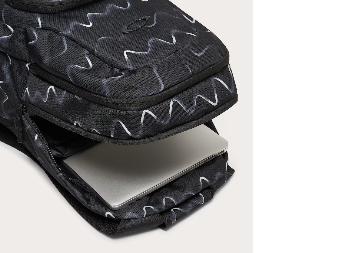 oakley-soma-muguras-primer-rc-laptop-vanish-lines-black