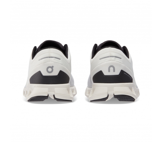 on-apavi-cloud-x3-white-black