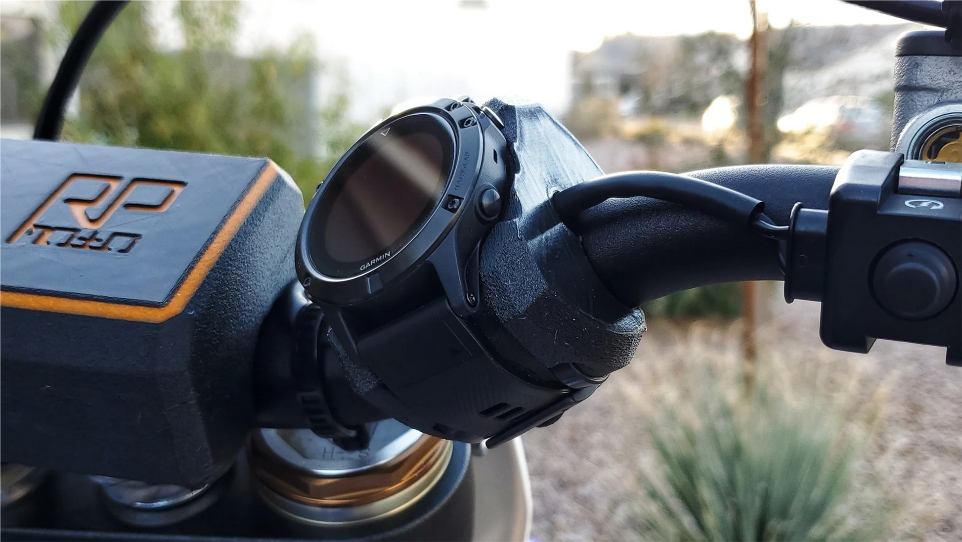 garmin-stiprinajumu-kopmpl-pagriezams-quickfit-quarter-turn-bike-mount