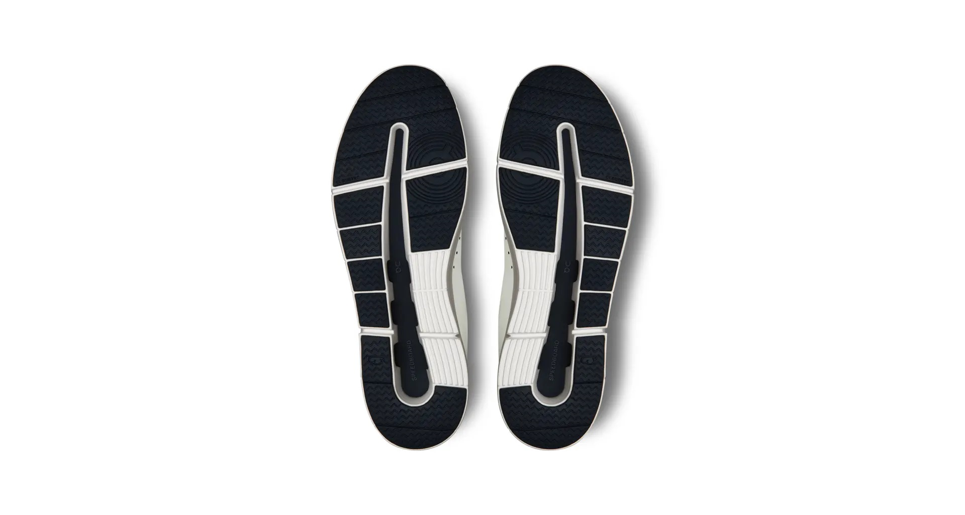 on-apavi-the-roger-advantage-black-white