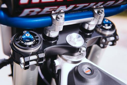 husqvarna-sledzi-regulator-pr-amart-factory-blue-14-22