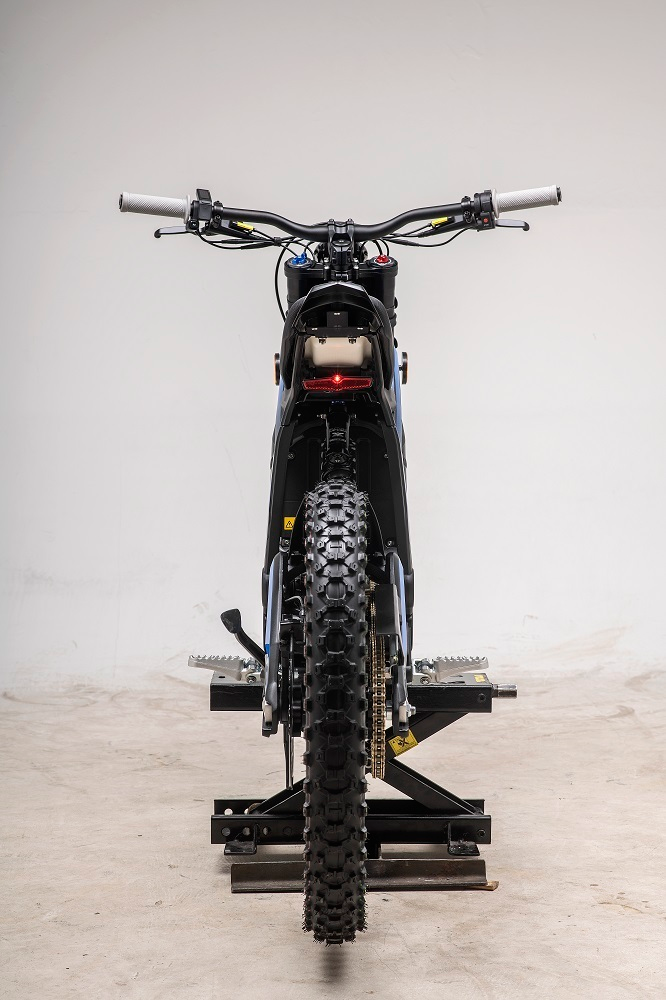 talaria-elektro-motocikls-tl4000-mx4-sting-r-60v-45ah-black-blue