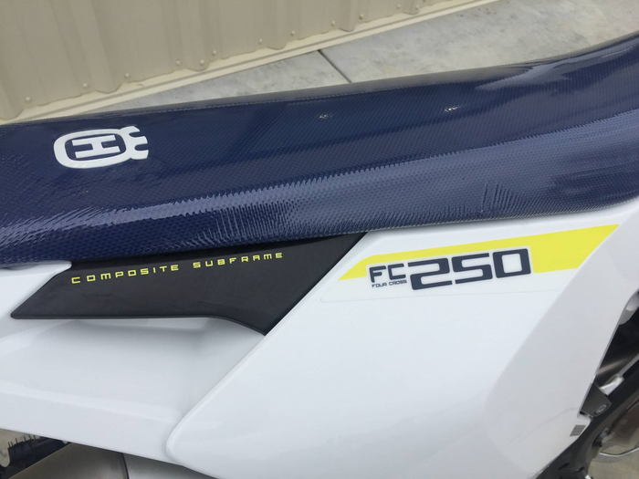 HUSQVARNA sadelöverdrag 250-501 '18 blå