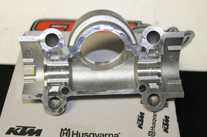 HUSQVARNA fläns för avgasventil TC/TE 250/300 '11-'16