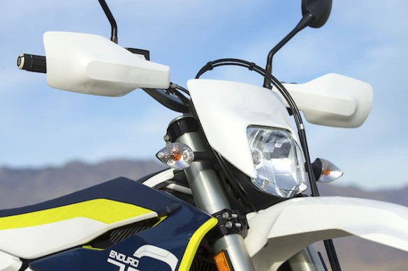 HUSQVARNA hand guerd set E 701 '16-'19 white w/mounts
