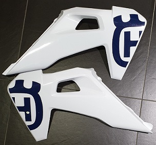 HUSQVARNA plaststrålkastare sida vänster/höger TC/FC 125-450 '20 med dekaler