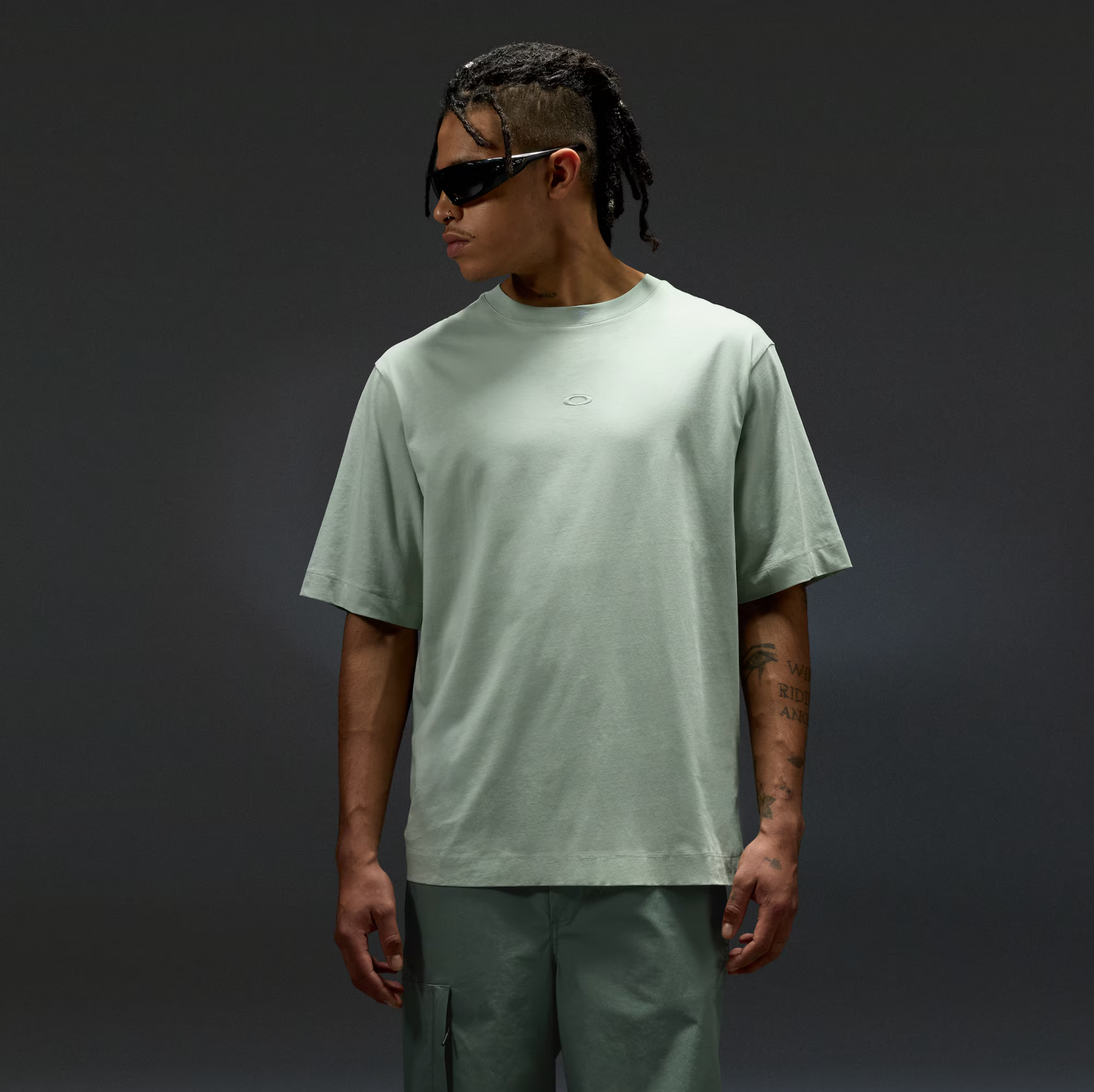 OAKLEY Reserve Momento Protopia Tee t-shirt faded green