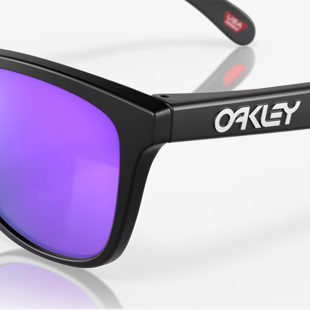 OAKLEY solglasögon Frogskins matt svart med prizm violet