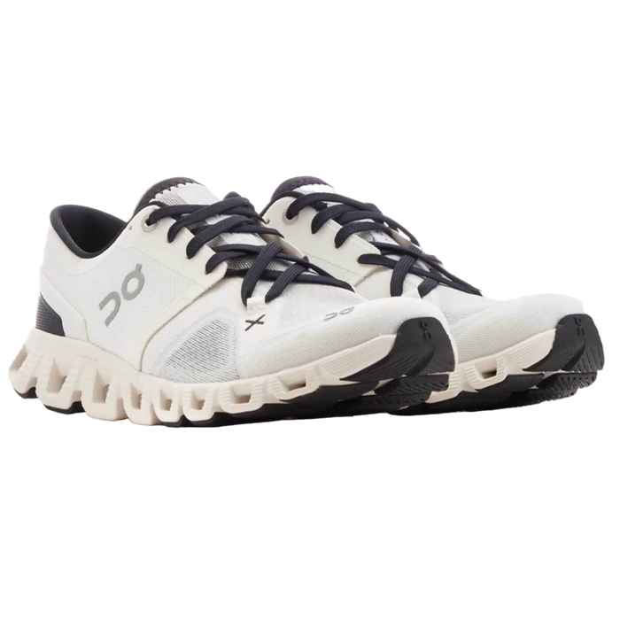 ON skor Cloud X3 W vit/svart