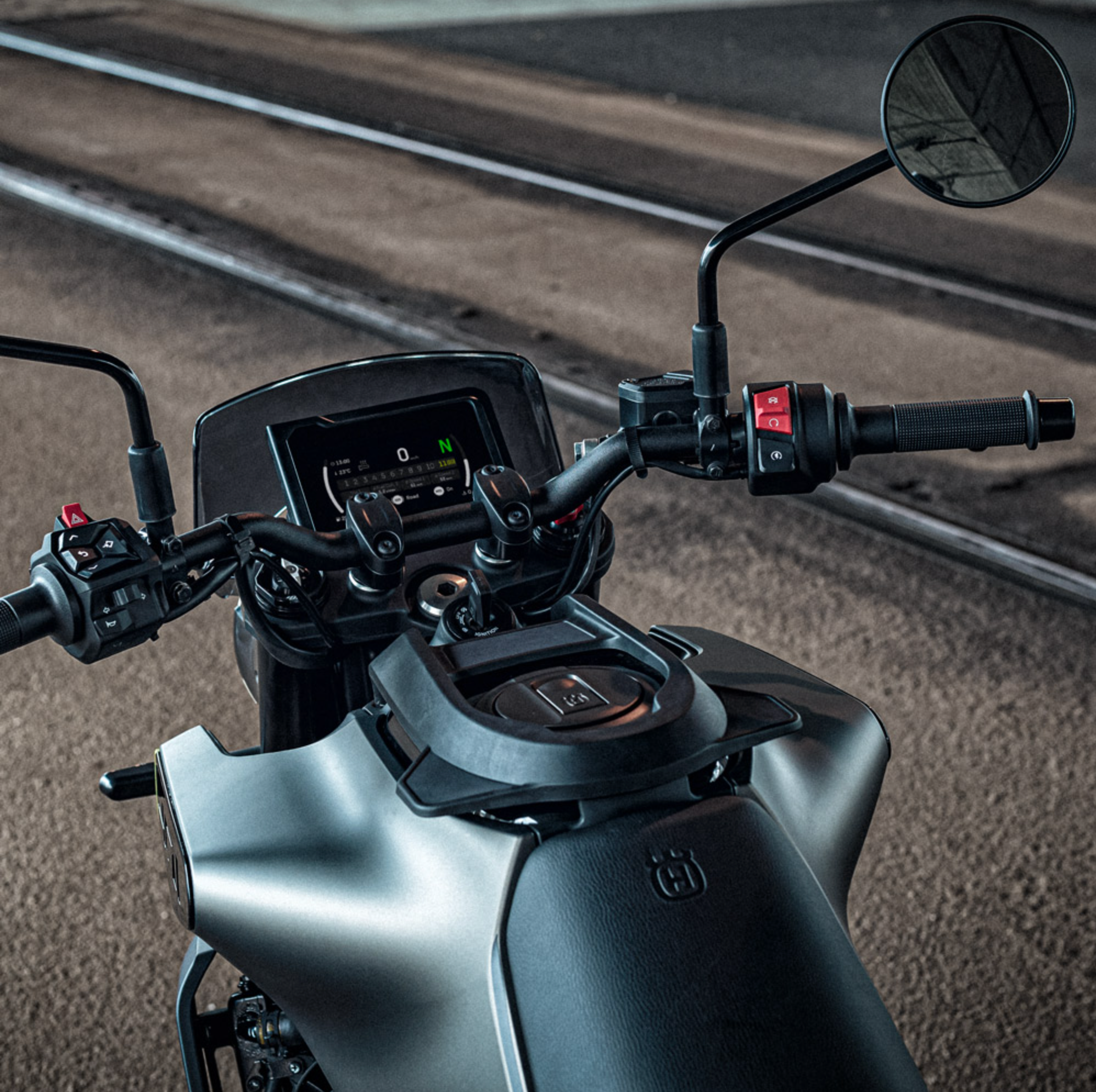 HUSQVARNA motorcykel Svartpilen 401 '26
