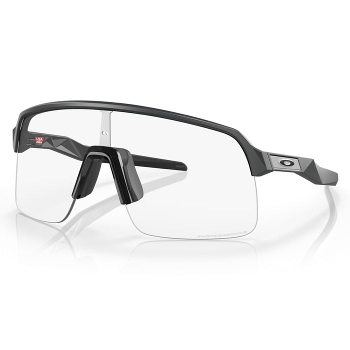 OAKLEY solglasögon Sutro Lite matt kolfiber med klara fotokromatiska